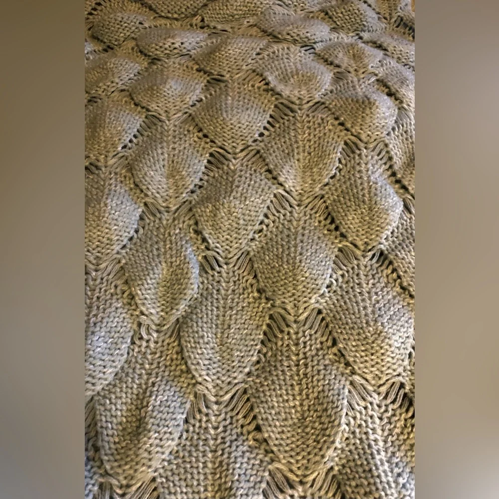 *NOW 30% OFF!!!* Mermaid Tail Blanket; Knit; Scale & Fin Detail; Aqua Blue - Picture 7 of 12